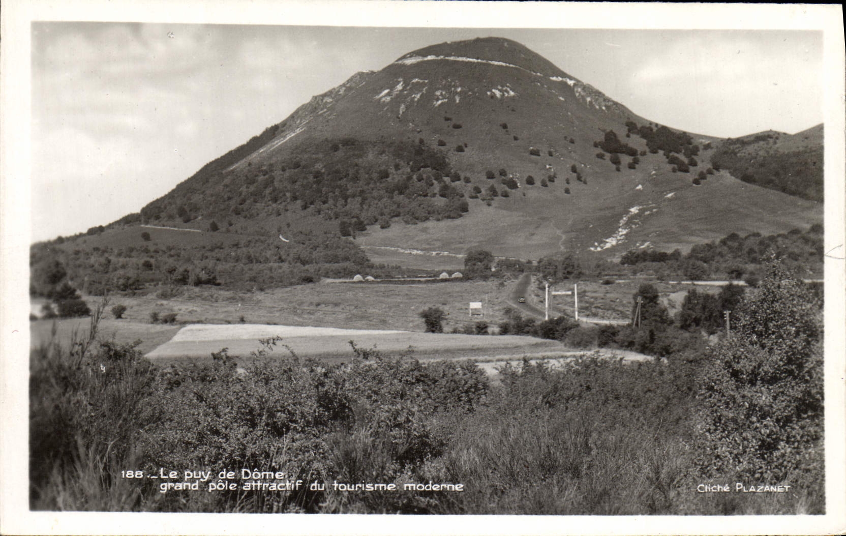VINTAGE POSTCARD the puy of Dome large gravitational pole of modern tourism