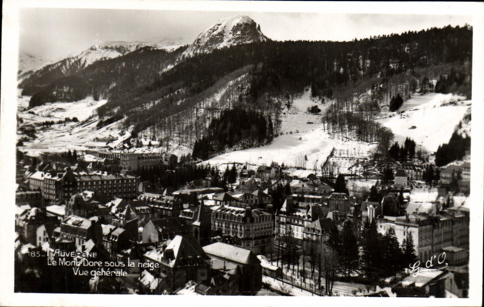 VINTAGE POSTCARD Auvergne the Mount Gilds under snow View