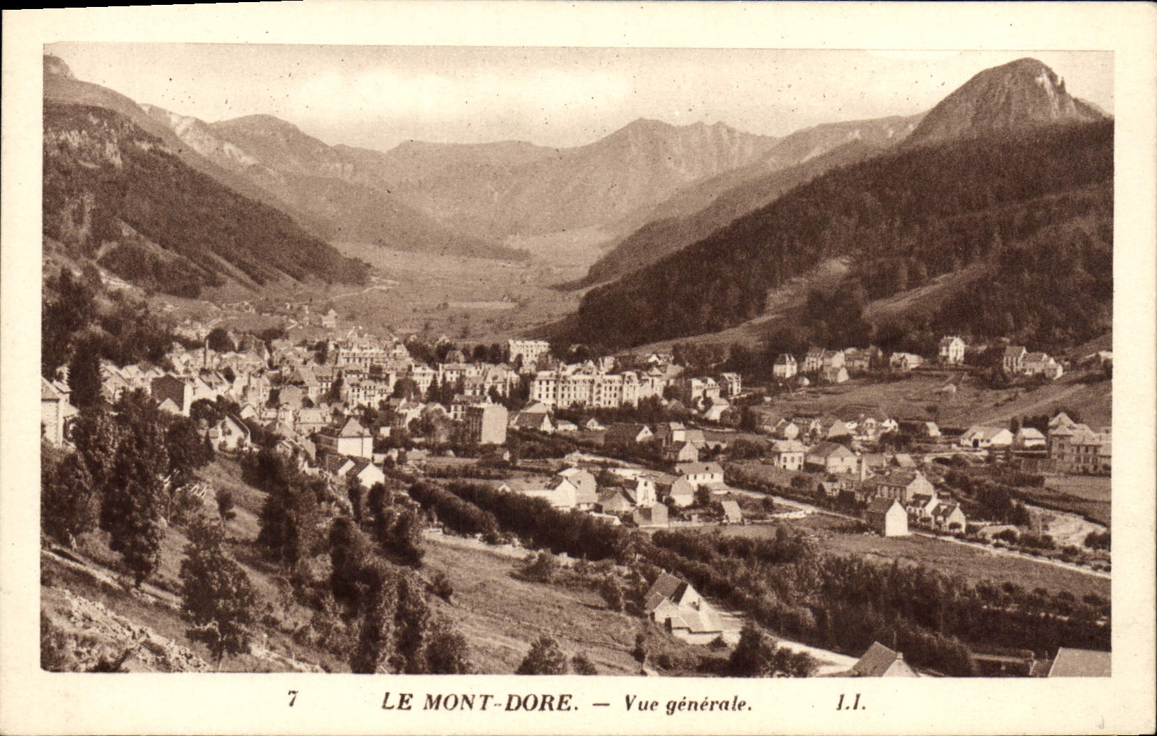 CPA Le Mont Dore Vue Generale