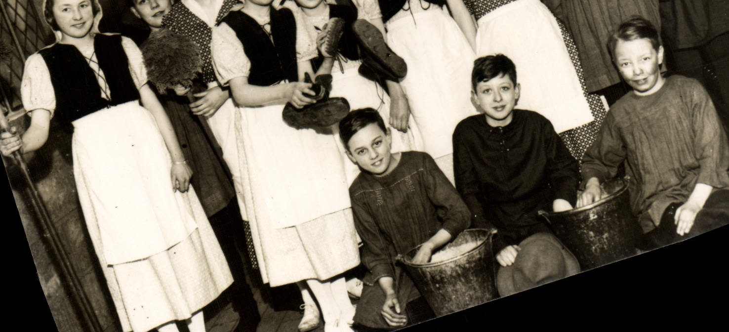 MODERN CARD The Yorkshire Post Theater