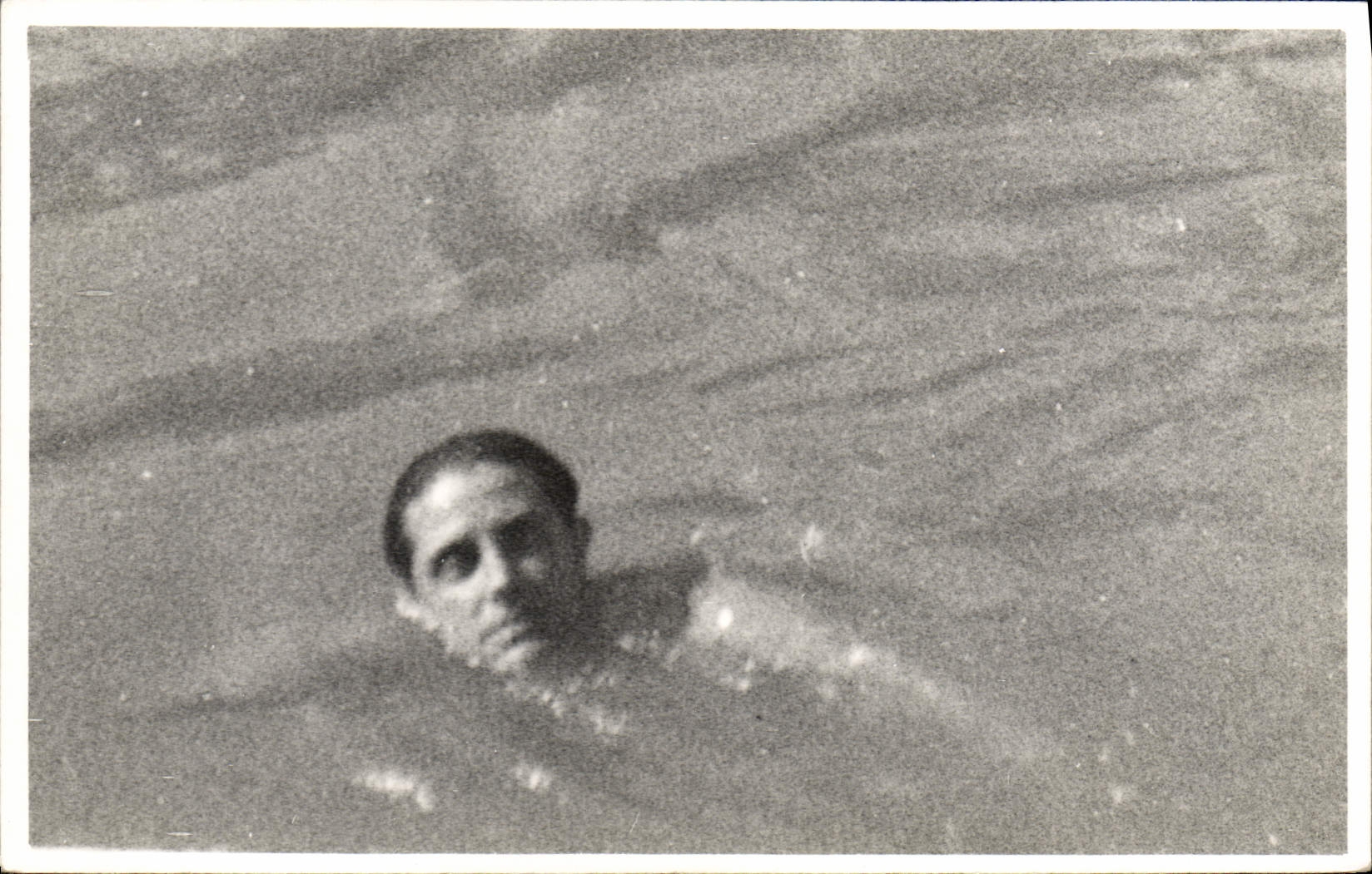 Postal photo hombre con el baño