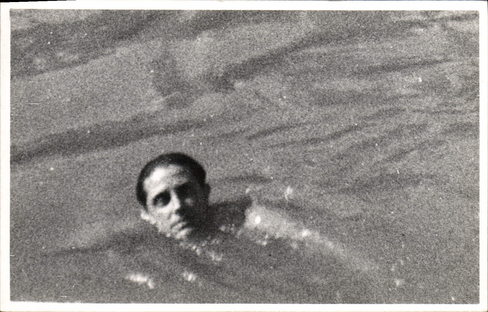 CARTE PHOTO Homme en maillot de bain