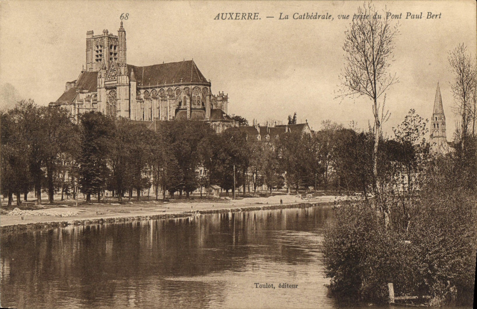 VINTAGE POSTCARD Auxerre the Cathedral Seen from Of the Bridge Paul Bert