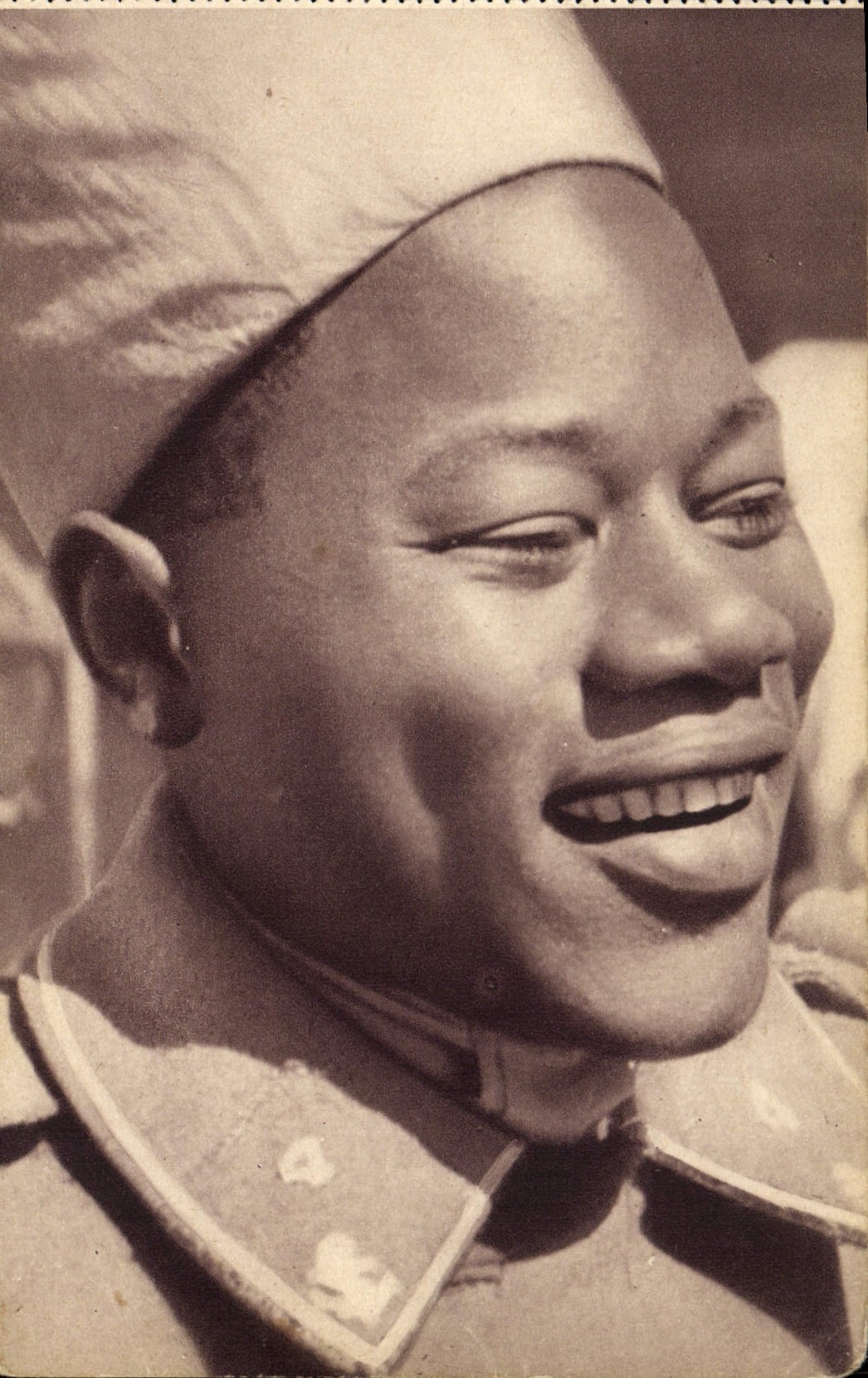 CPA Troupes Coloniales Tirailleurs senegalais Senegal Militaria 