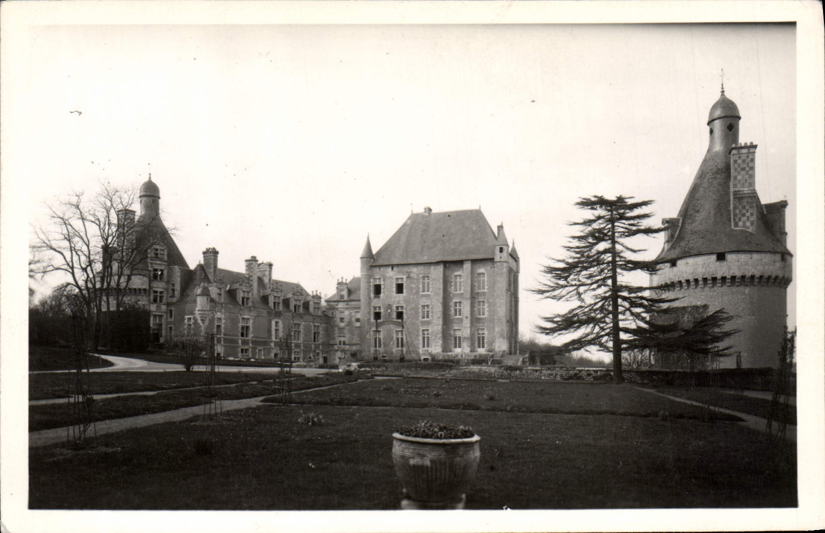 Real photo Castle De Touffou
