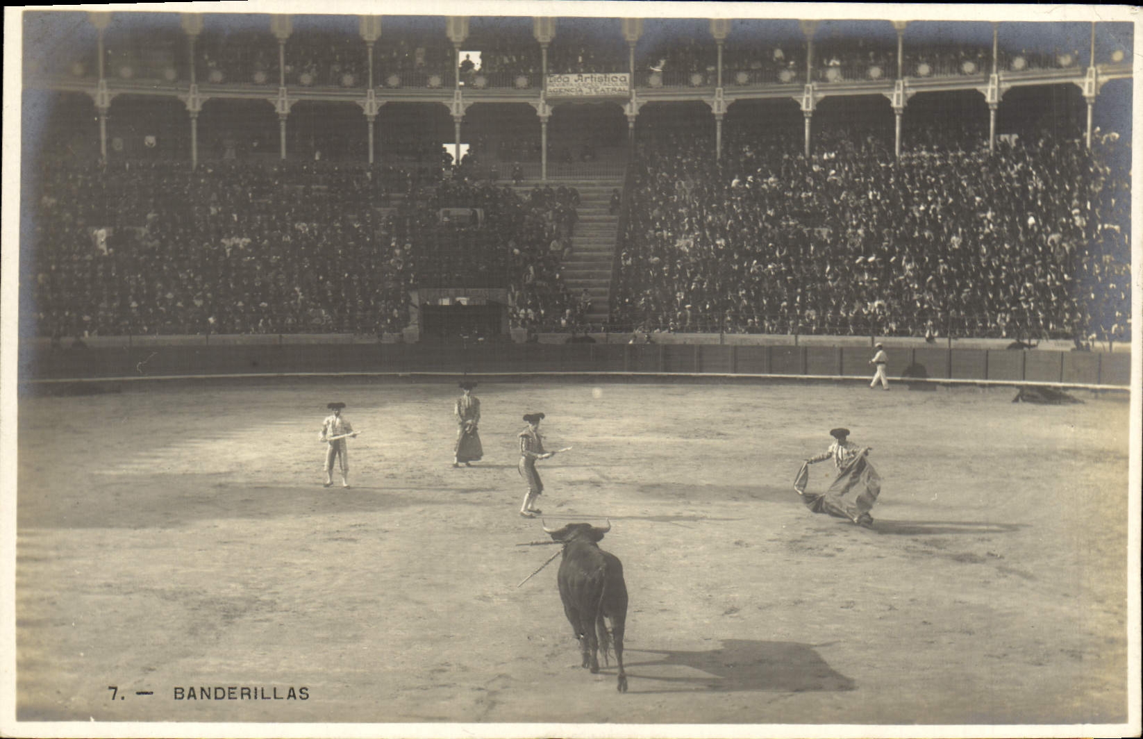 VINTAGE POSTCARD Banderillas Bullfight Bull