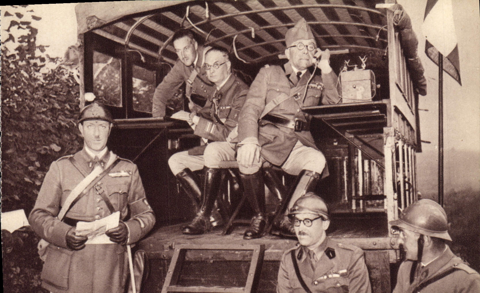 Jefaturas de la POSTAL de la VENDIMIA en Maneuvres Militaria