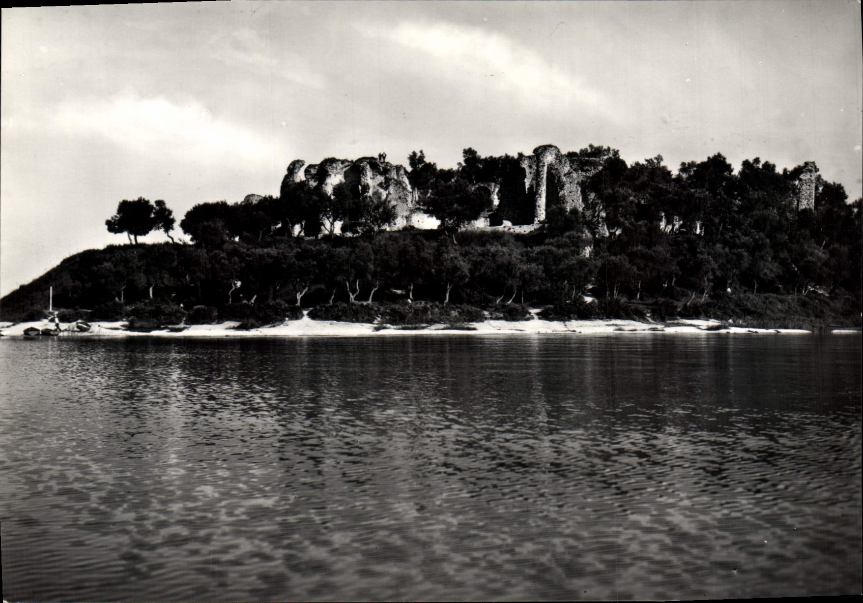 CPM Sirmione Zona archeologica delle Grotte di Catullo Veduta di Lago