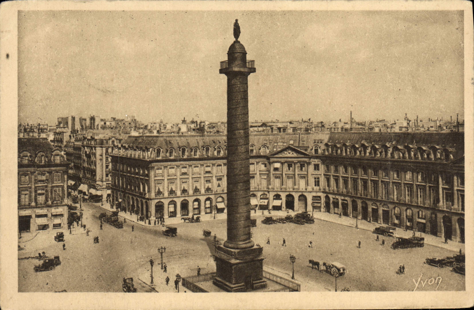 CPA Paris Place et colonne Vendome