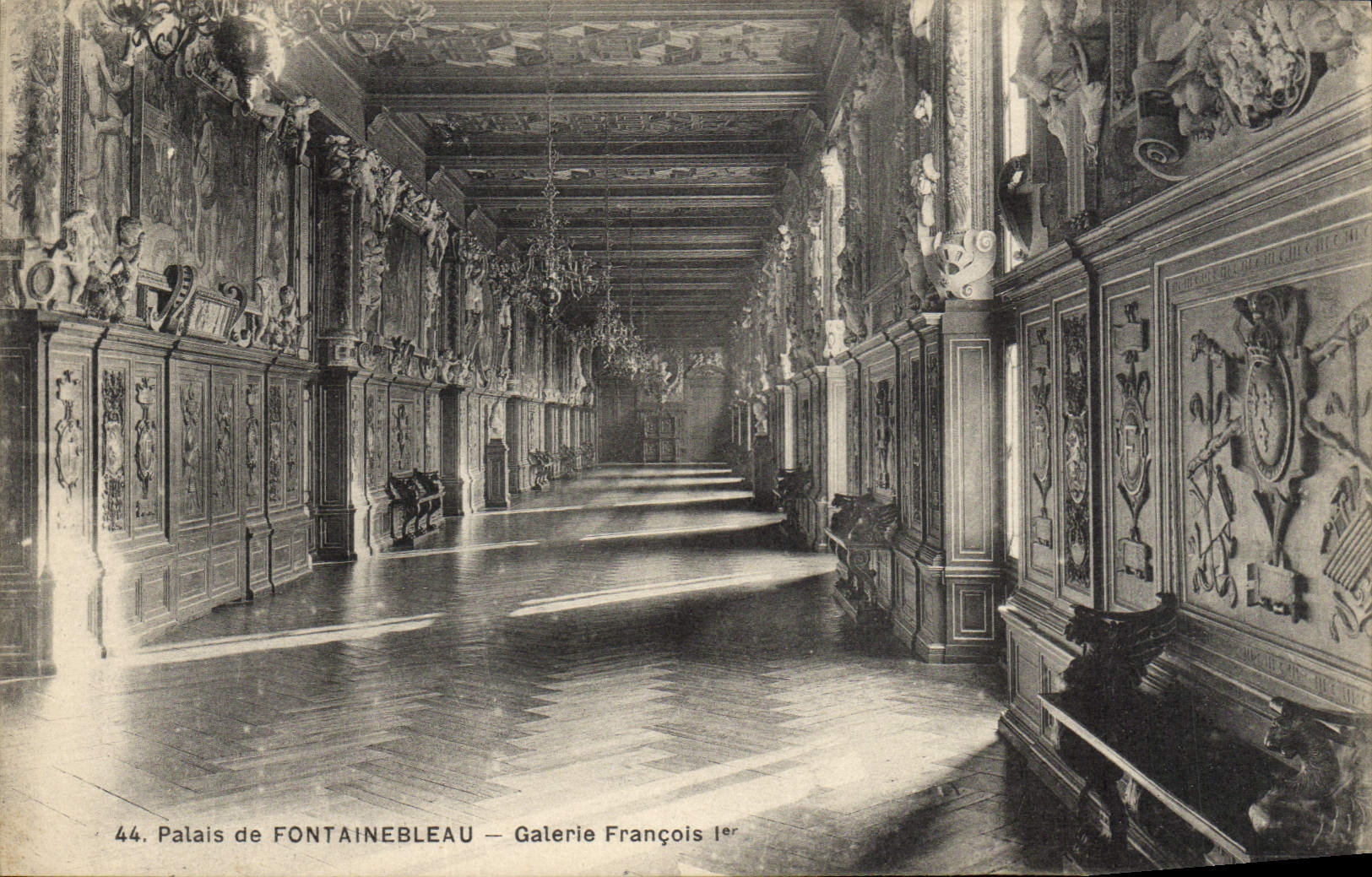 VINTAGE POSTCARD Palate of Fontainebleau François Gallery 1st