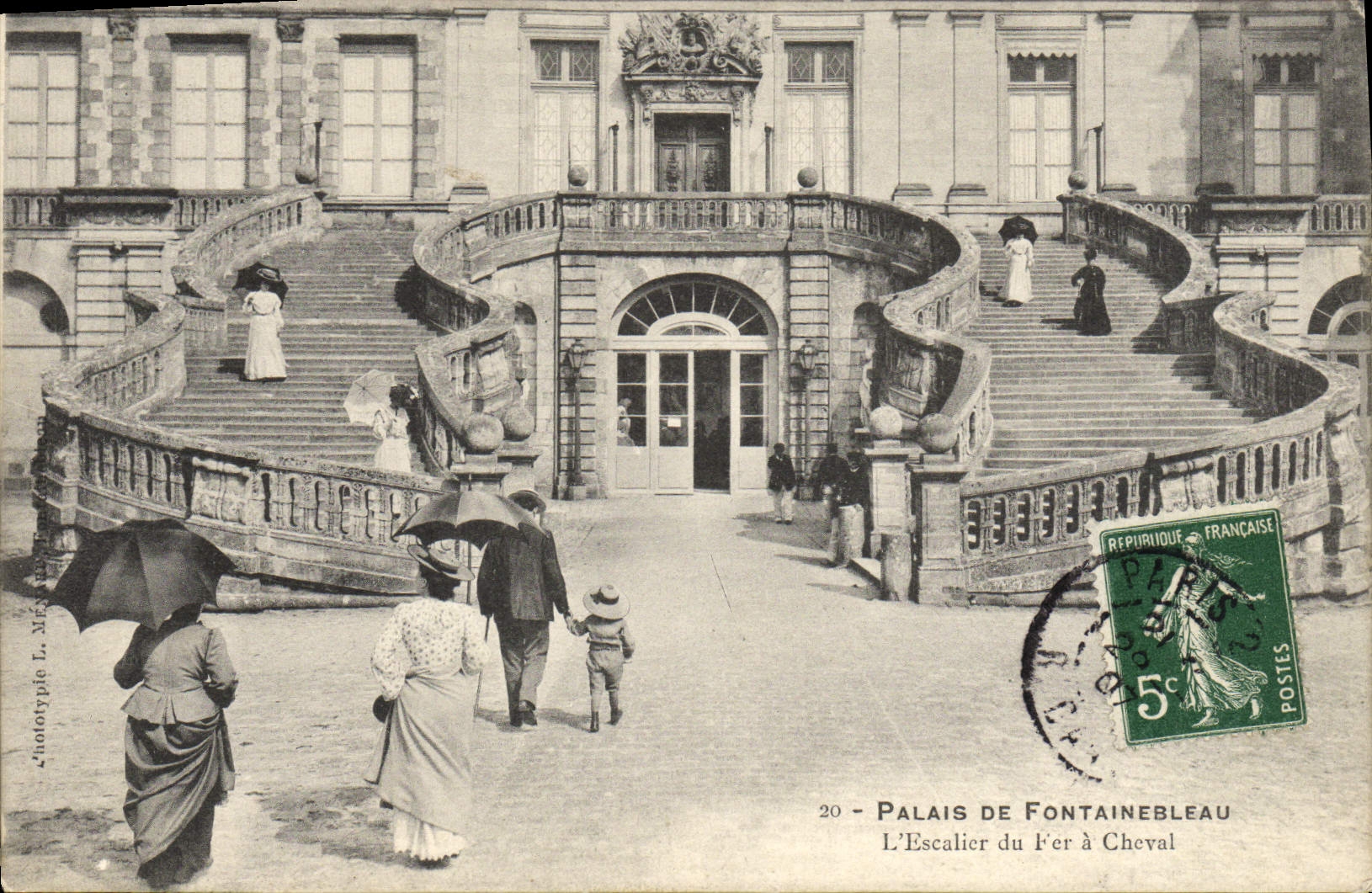 CPA Palais de Fontainebleau L'Escalier du Fer a Cheval
