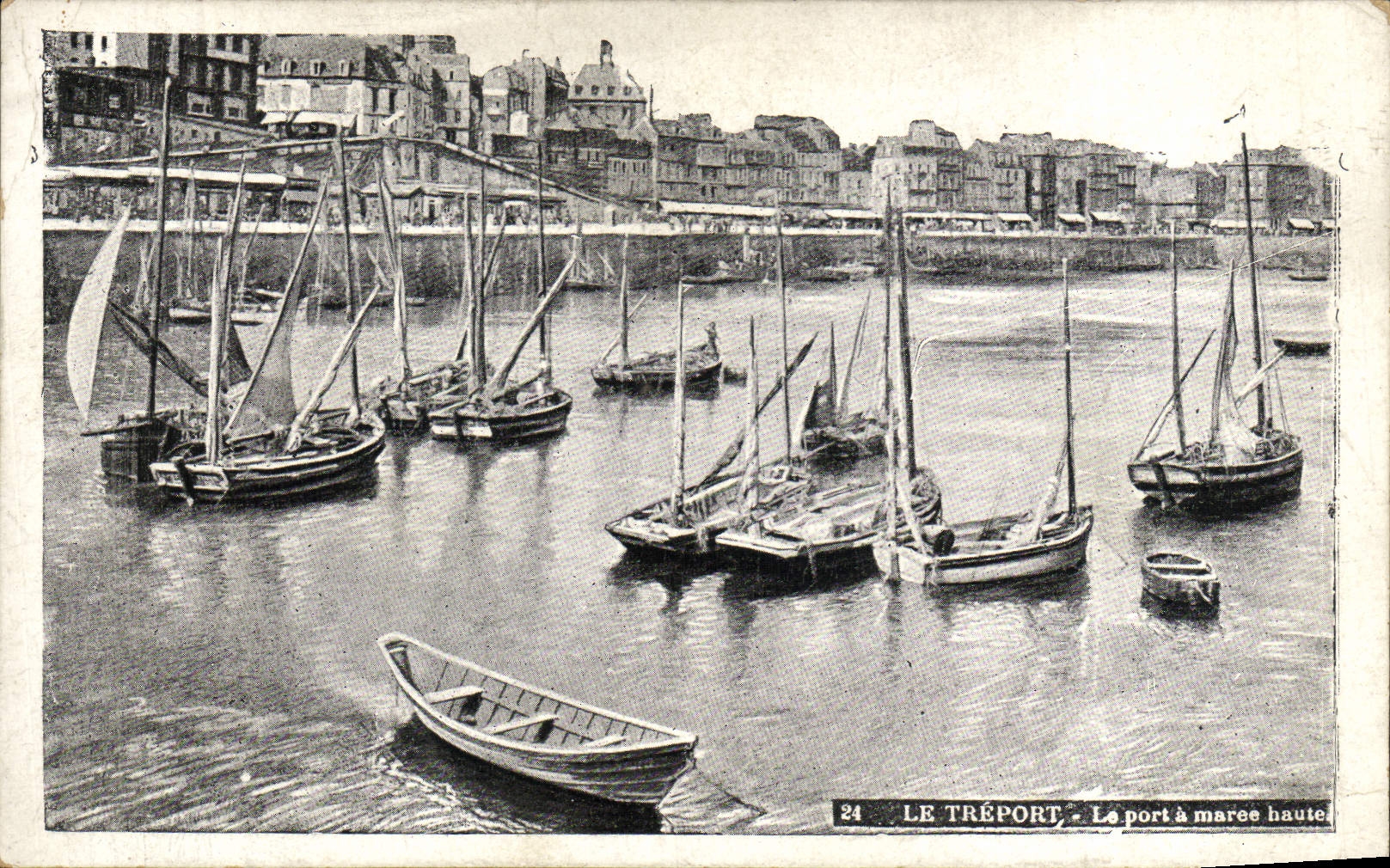 CPA Le Treport Le Port A Maree Haute Bateaux