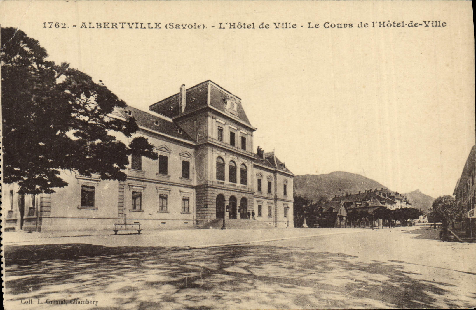 VINTAGE POSTCARD Albertville the Town hall the Course Of the Town hall