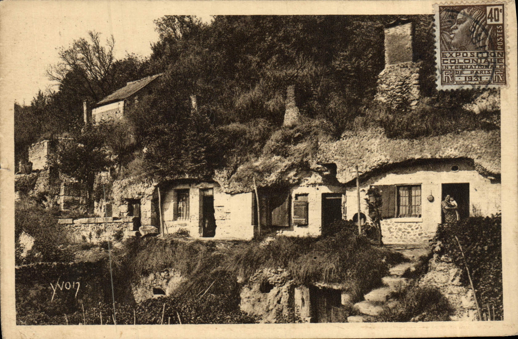 CPA La Douce France Chateaux De La Loire Les Troglodytes modernes