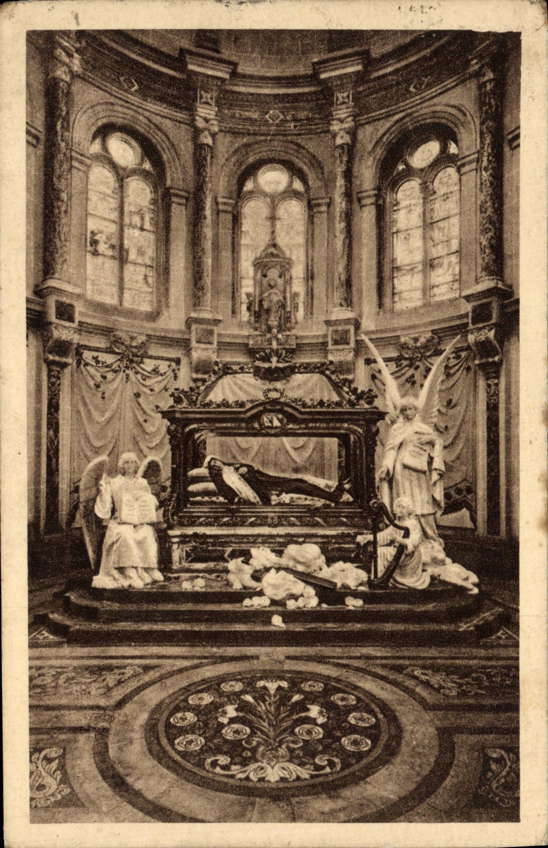 CPA Chapelle et chasse de Ste Therese de l'Enfant Jesus au carmel de Lisieux