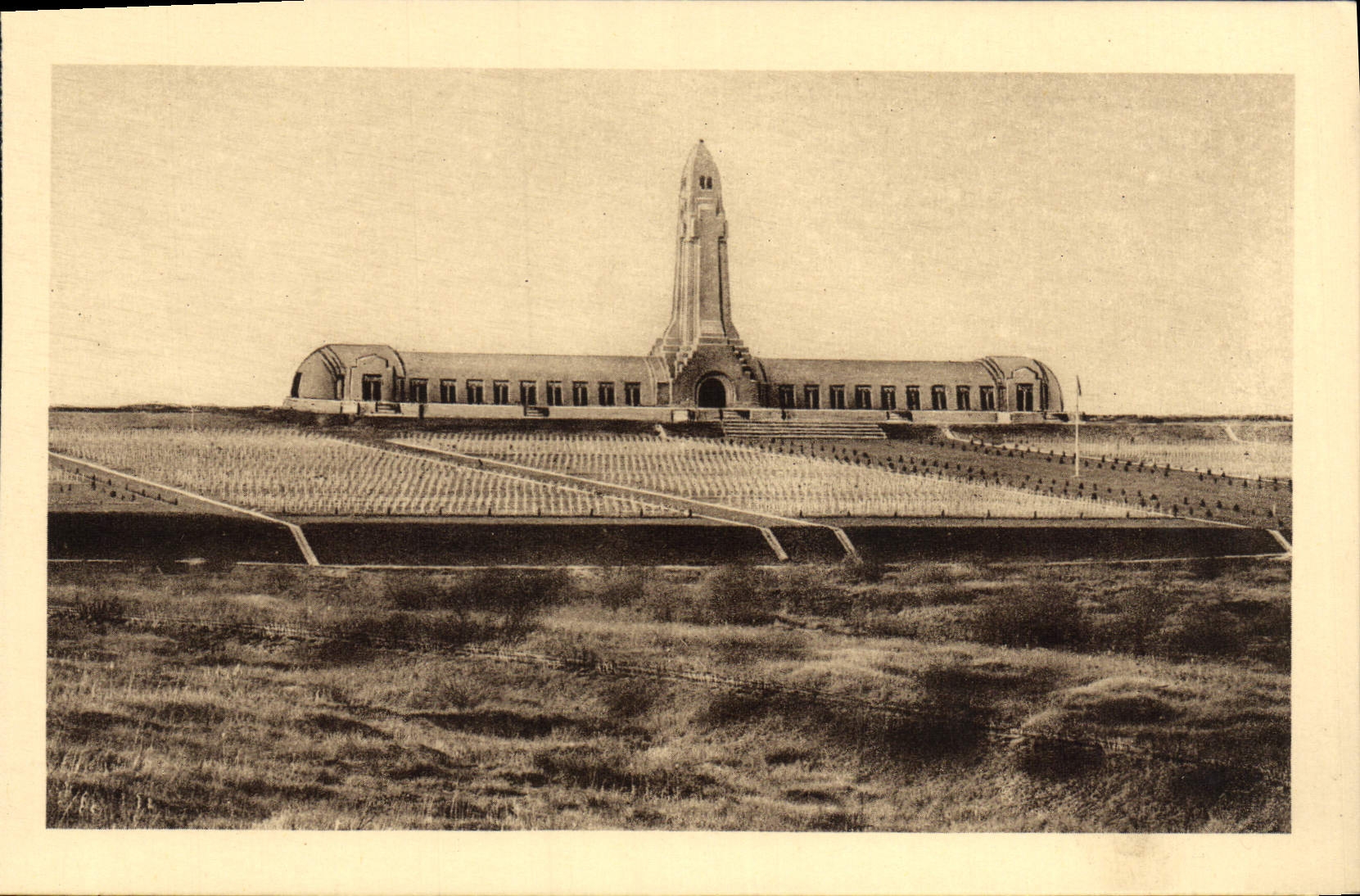 VINTAGE POSTCARD Ossuary of Douamont and the National Cemetery Militaria