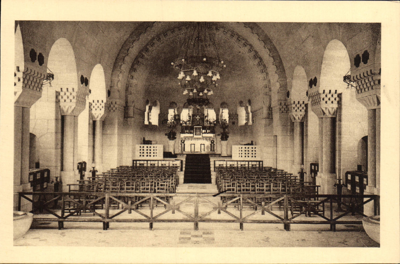 VINTAGE POSTCARD Ossuary and headlight of Douamont Militaria