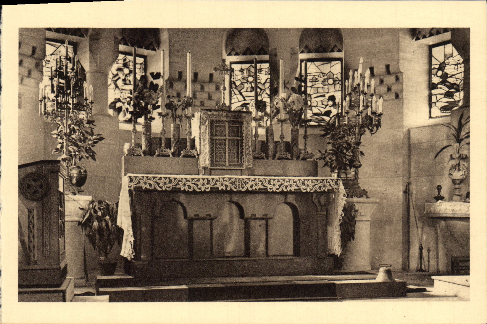 VINTAGE POSTCARD Ossuary and Lighthouse of Catholic Douaumont Vault catholic Vault Militaria