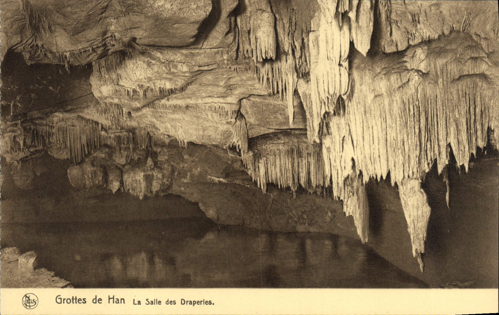 VINTAGE POSTCARD Caves of Han the Room of Draperies