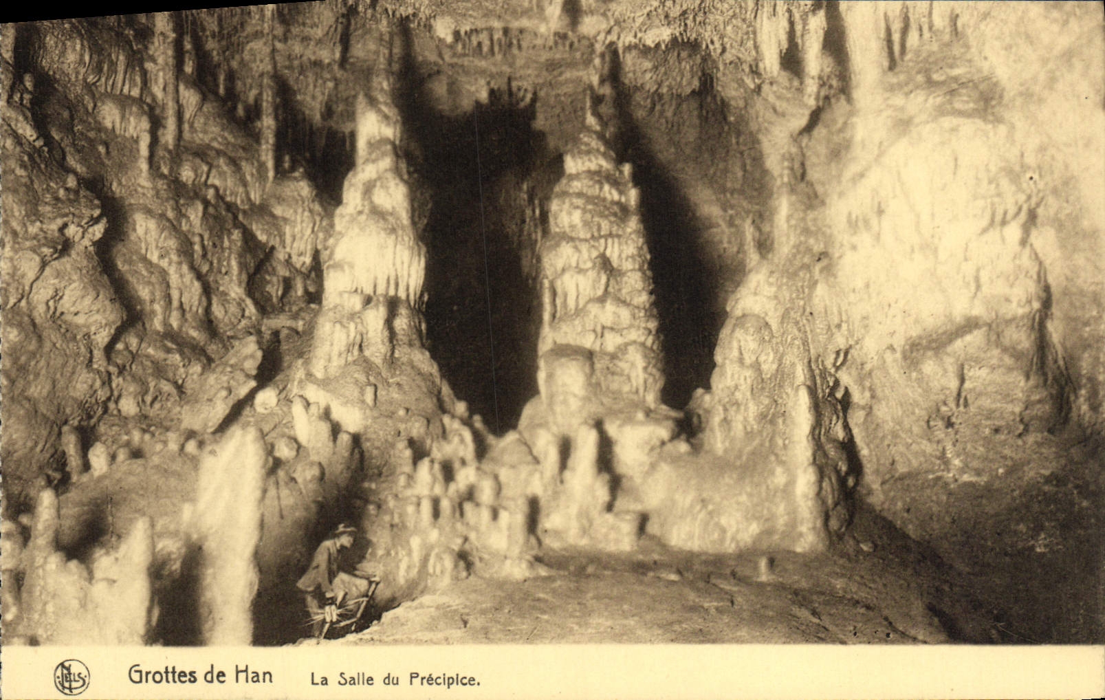 VINTAGE POSTCARD Caves of Han the Room of the Chasm