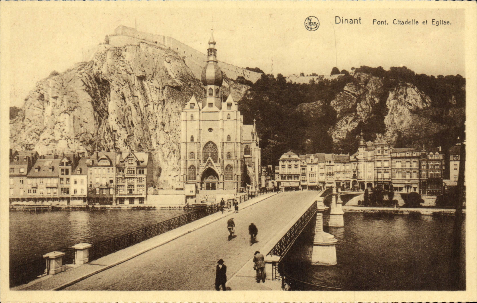 CPA Dinant Pont Cifadelle Et Eglise