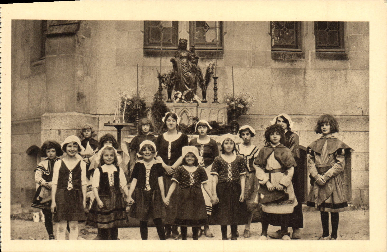 VINTAGE POSTCARD Jeanne of arc has Notre Dame De Bermont