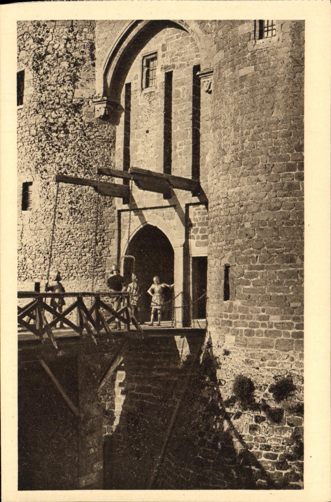 CPA Jeanne d'arc Au Pont Levis Du Chateau