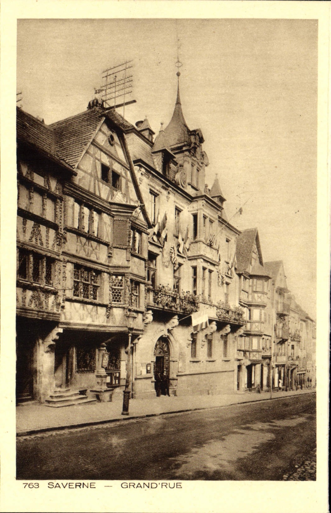 VINTAGE POSTCARD Saverne Grand' Street