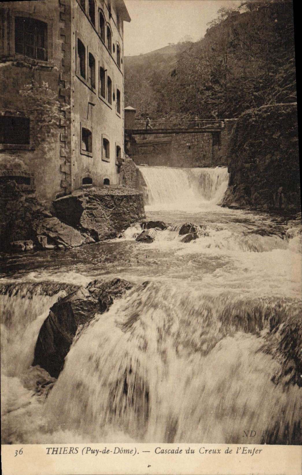 CPA Thiers Cascade Du Creux De l'Enfer