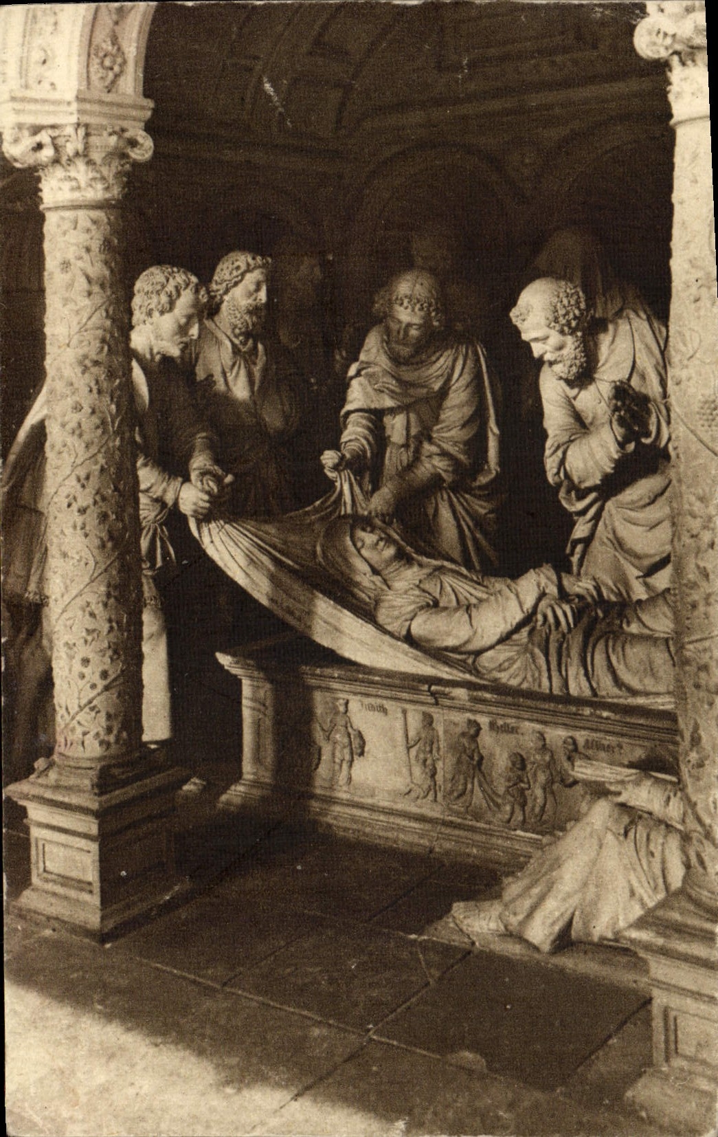 CPA Les Saints De Solesmes L'Ensevelissement De Notre Dame