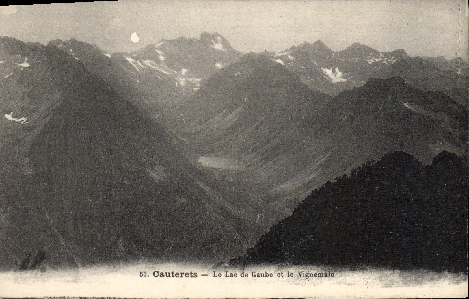 CPA Cauterets Le Lac De Gaube Et Le Vignemale