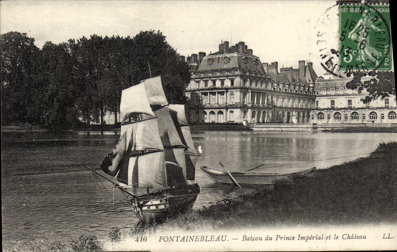 CPA Fontainebleau Bateau Du Prince imperial Et Le Chateau