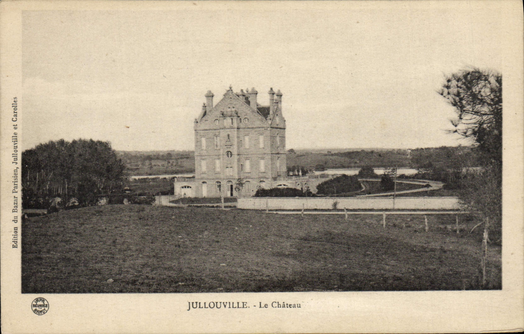 VINTAGE POSTCARD Jullouville the Castle