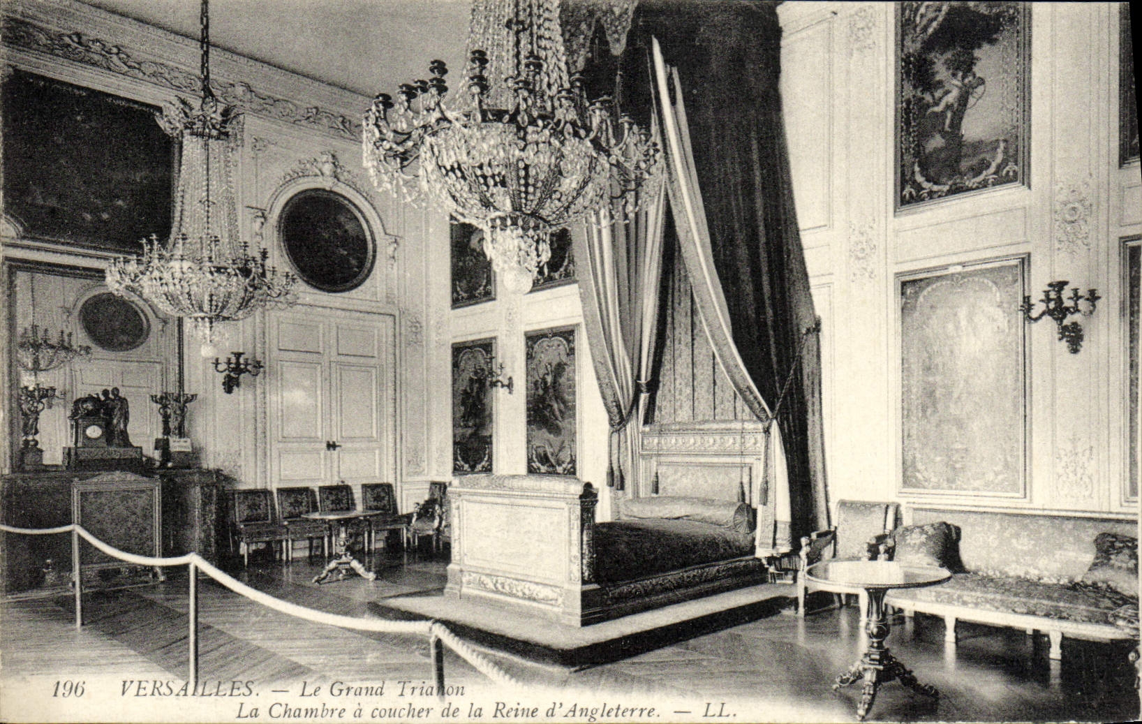 CPA Versailles Le Grand Trianon La Chambre A Coucher De La Reine D'Angleterre