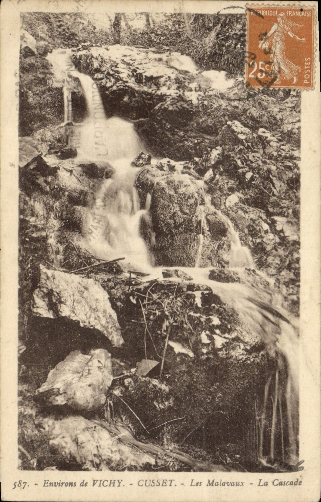 CPA Environs De Vichy Cusset Les Malavaux La Cascade