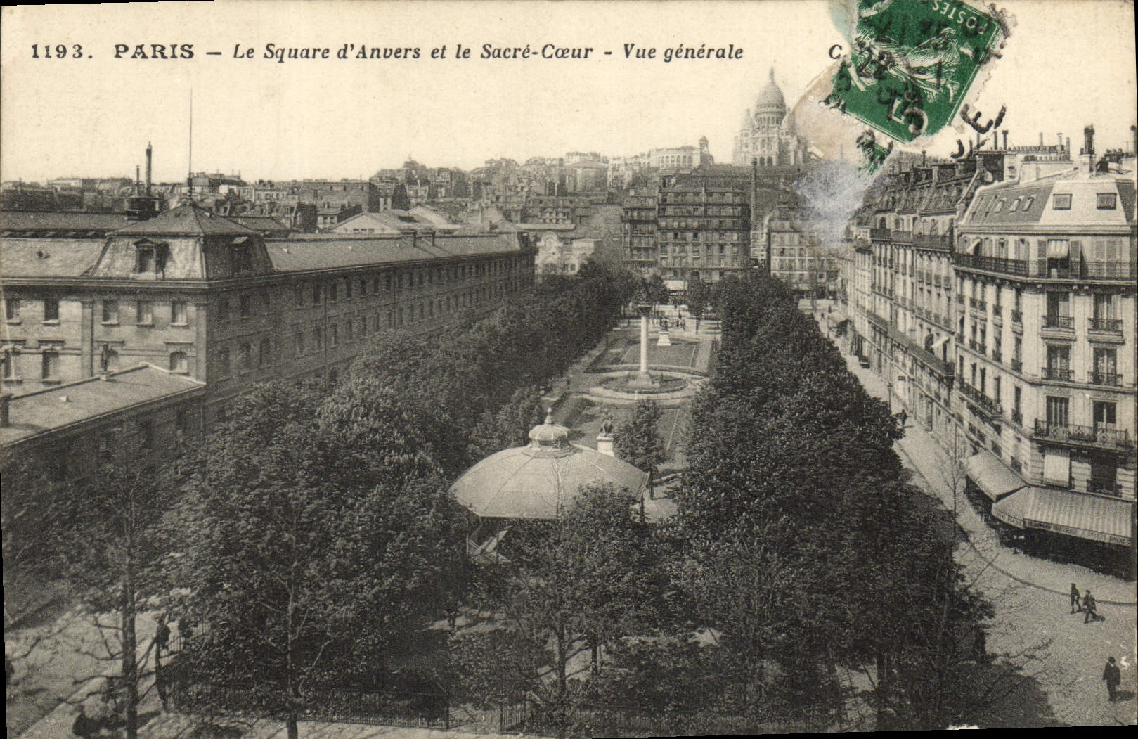 CPA Paris Le Square d'anvers Et Le Sacre Coeur Vue Generale