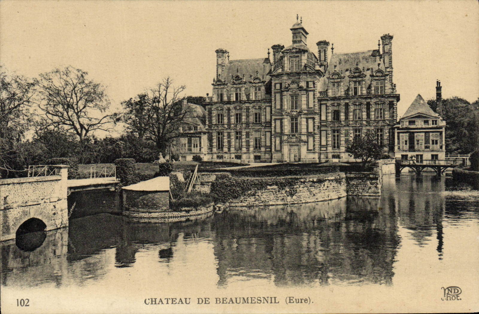 VINTAGE POSTCARD Castle De Beaumesnil