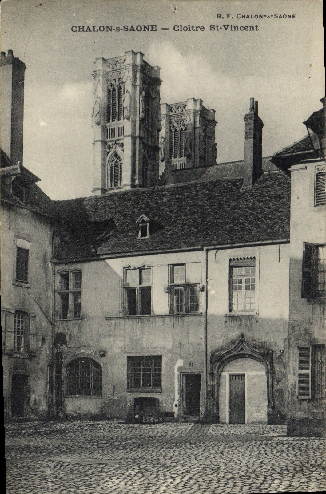VINTAGE POSTCARD Trawl-net On the Saone Cloister St Vincent