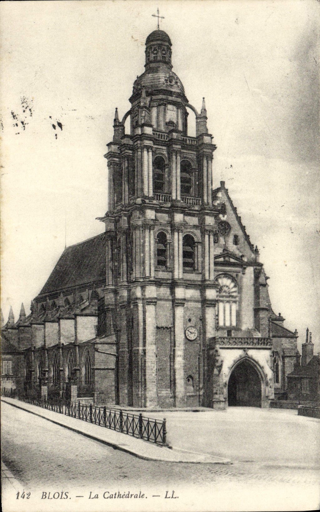 CPA Blois La Cathedrale