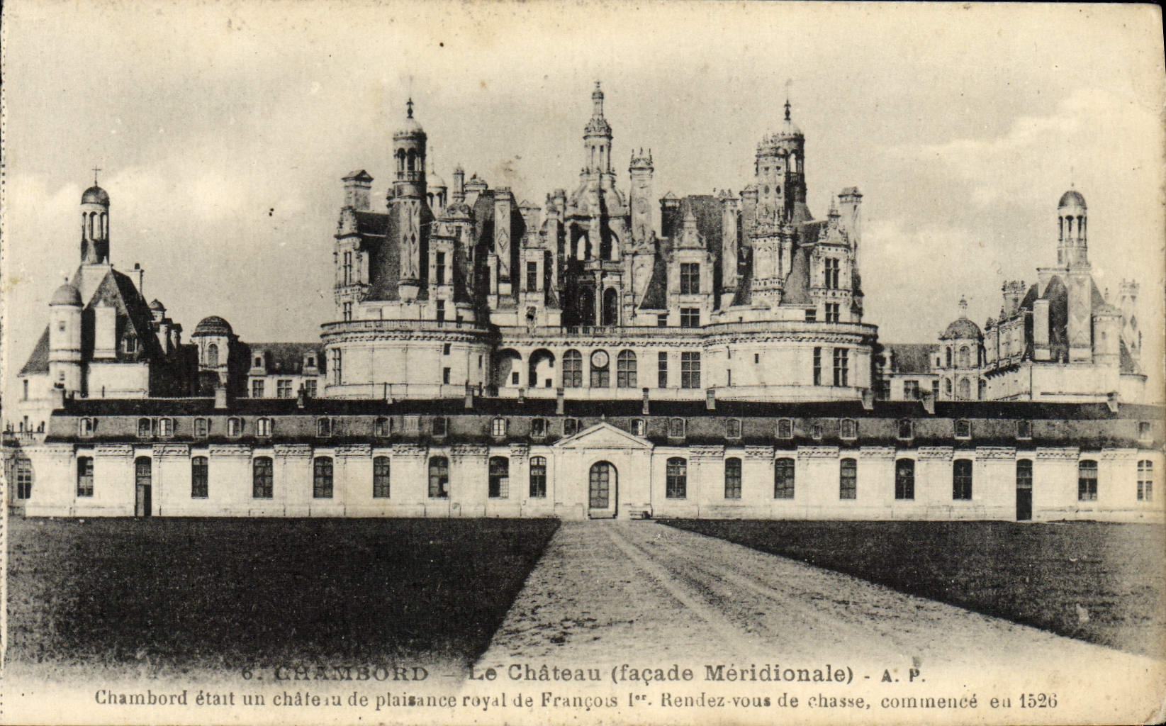 VINTAGE POSTCARD Chambord the Castle southernmost Frontage