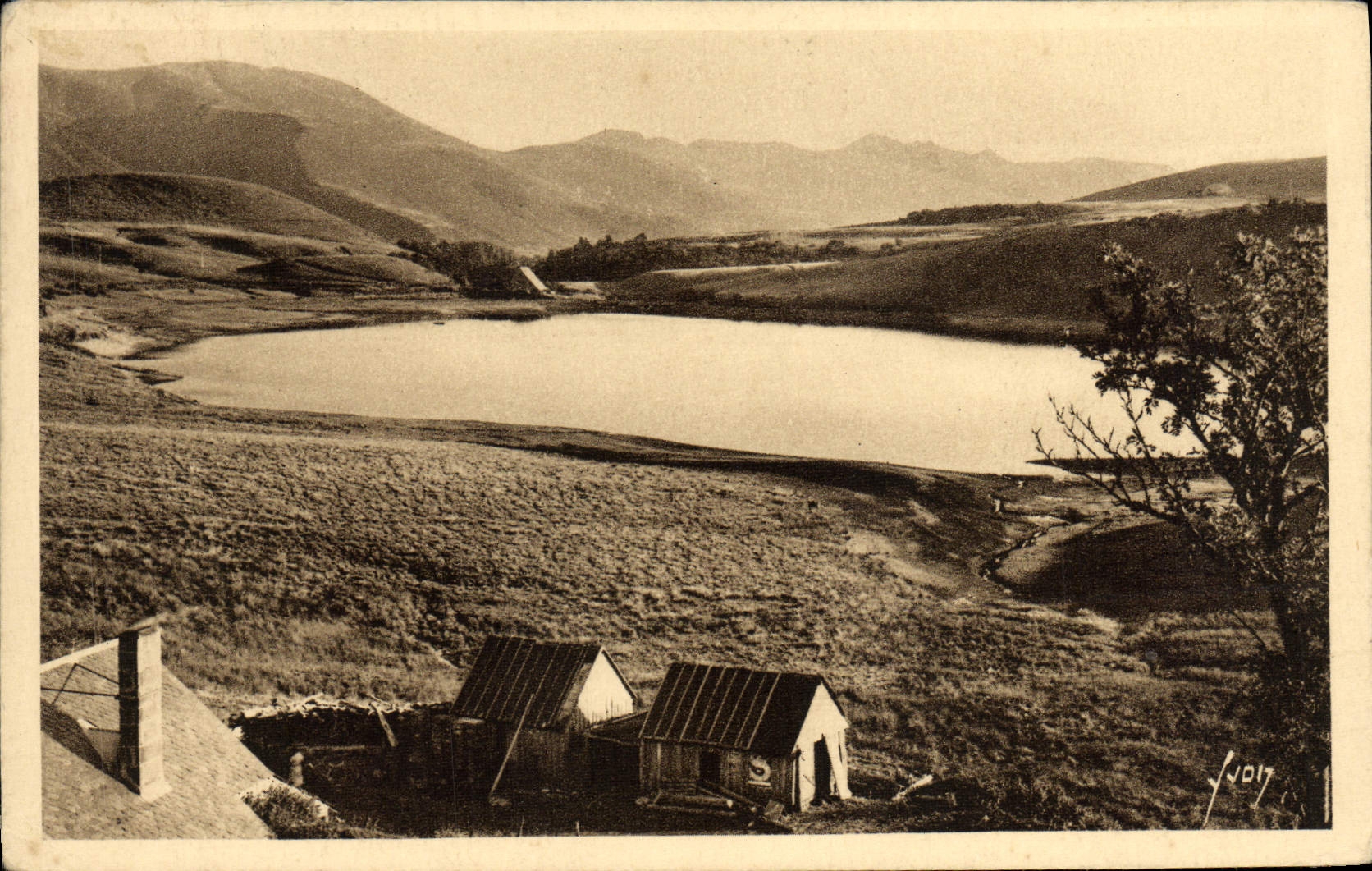 MODERN CARD Environs Of the Mount Gilds Lake De Guery