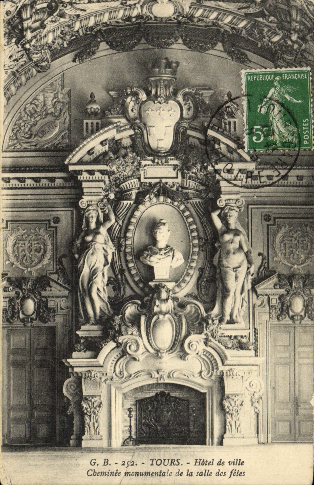 CPA Tours Hotel De Ville Cheminee Monumentale De La Salle Des Fetes