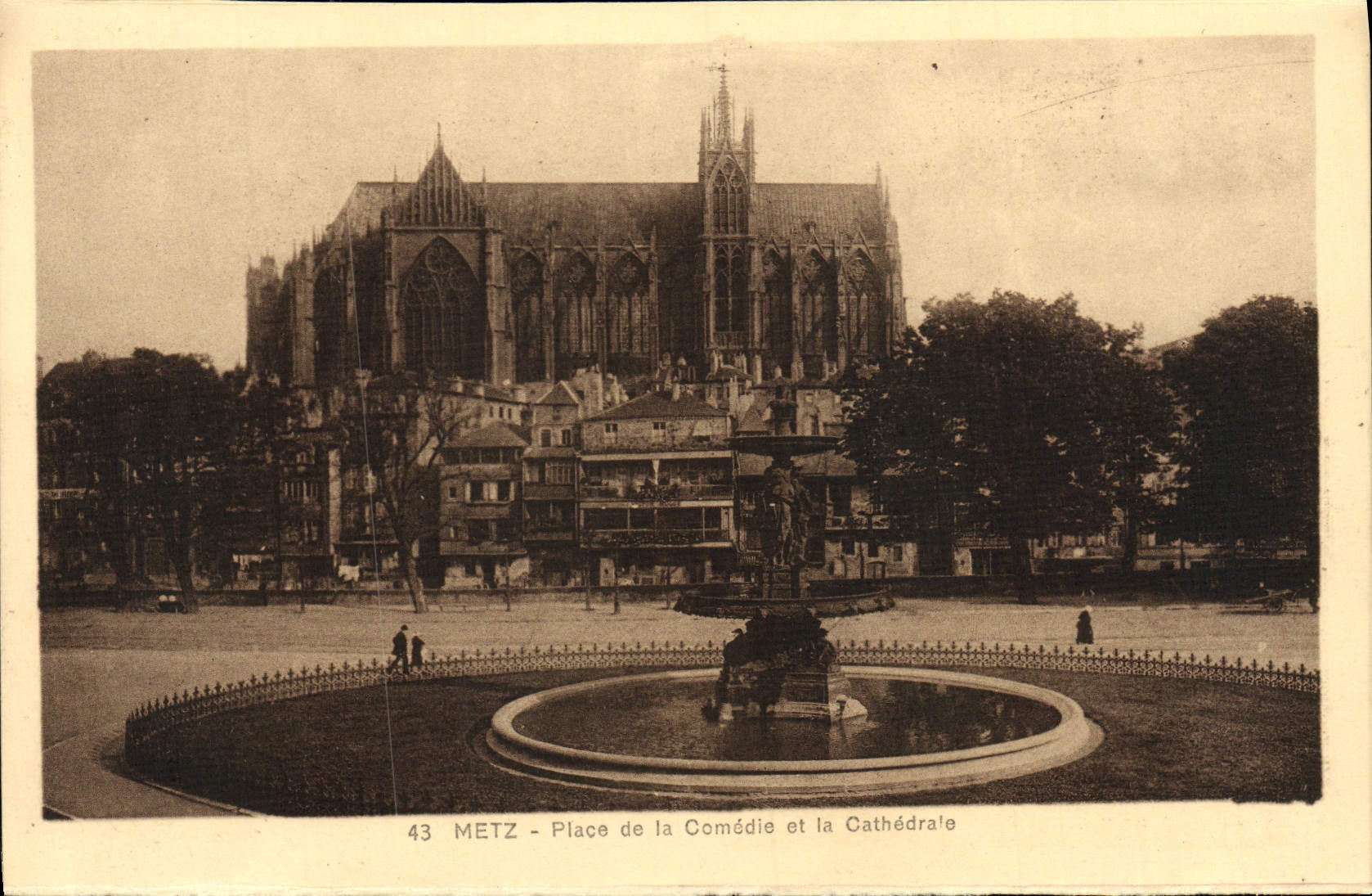 La POSTAL Metz de la VENDIMIA coloca comedia y la catedral