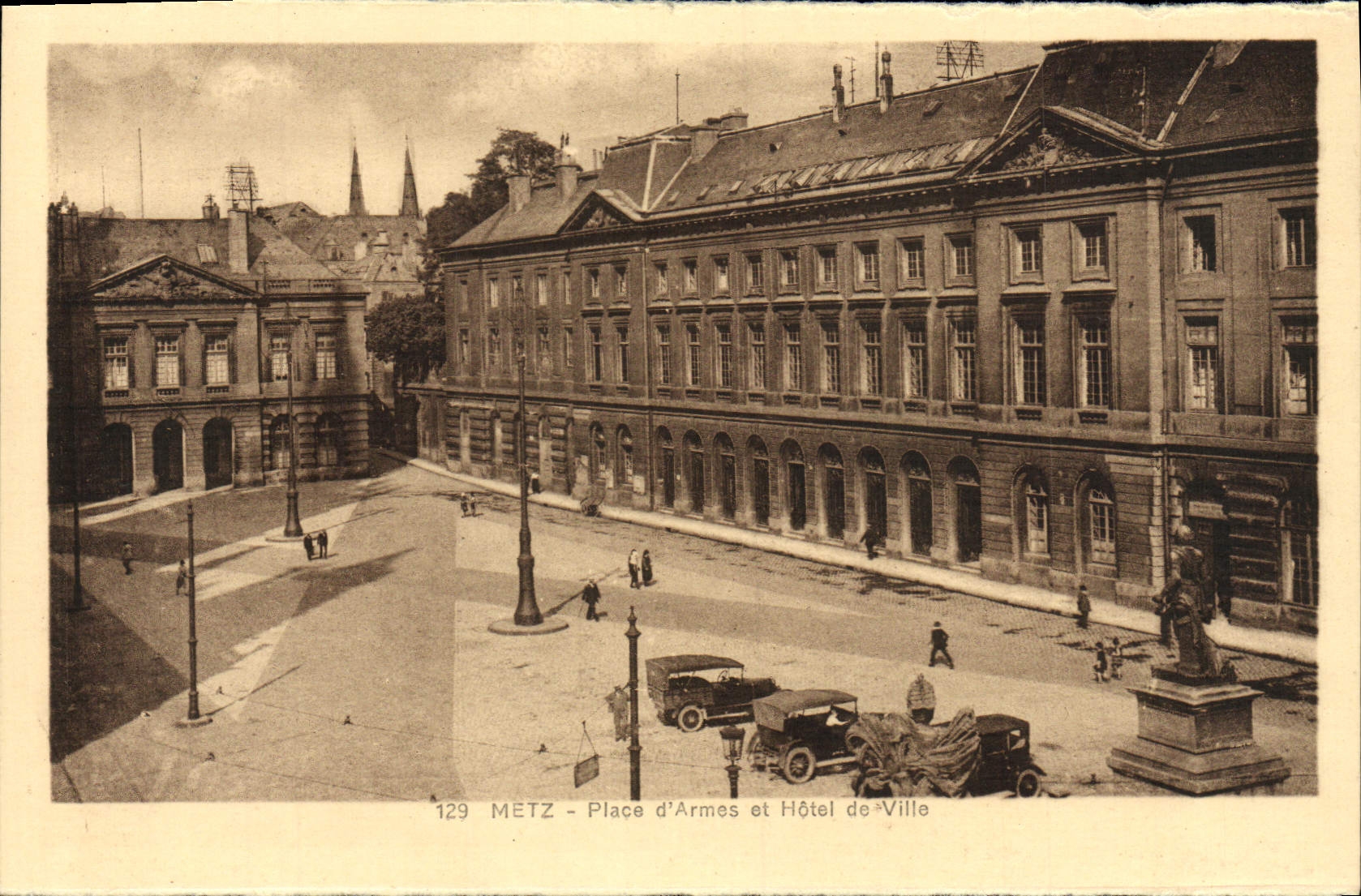 CPA Metz Place d'Armes Et Hotel De Ville