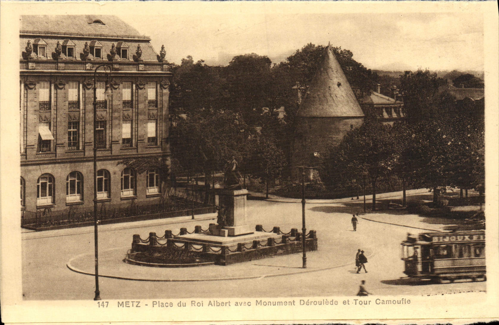 Lugares de Metz de la POSTAL de la VENDIMIA de rey Albert With Monument Deroulede y de la tranvía de los camuflajes del viaje