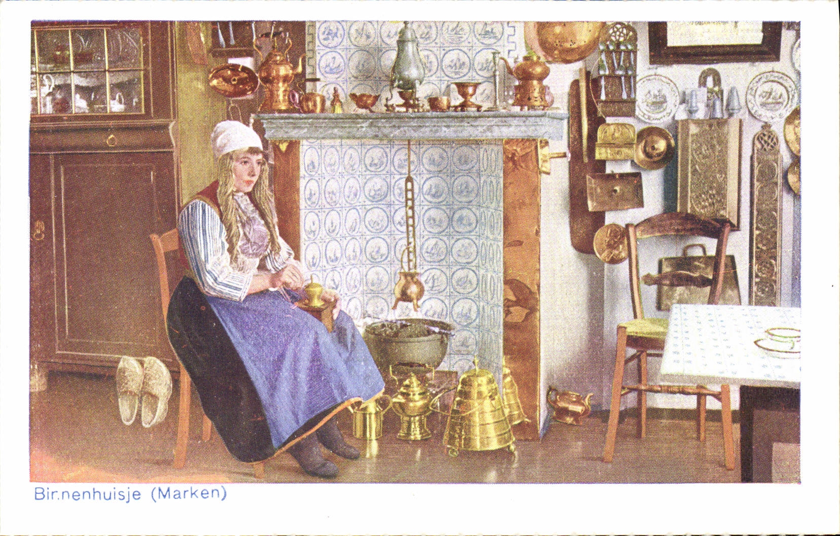 CPA Marken Binnenhuisje Femme Folklore