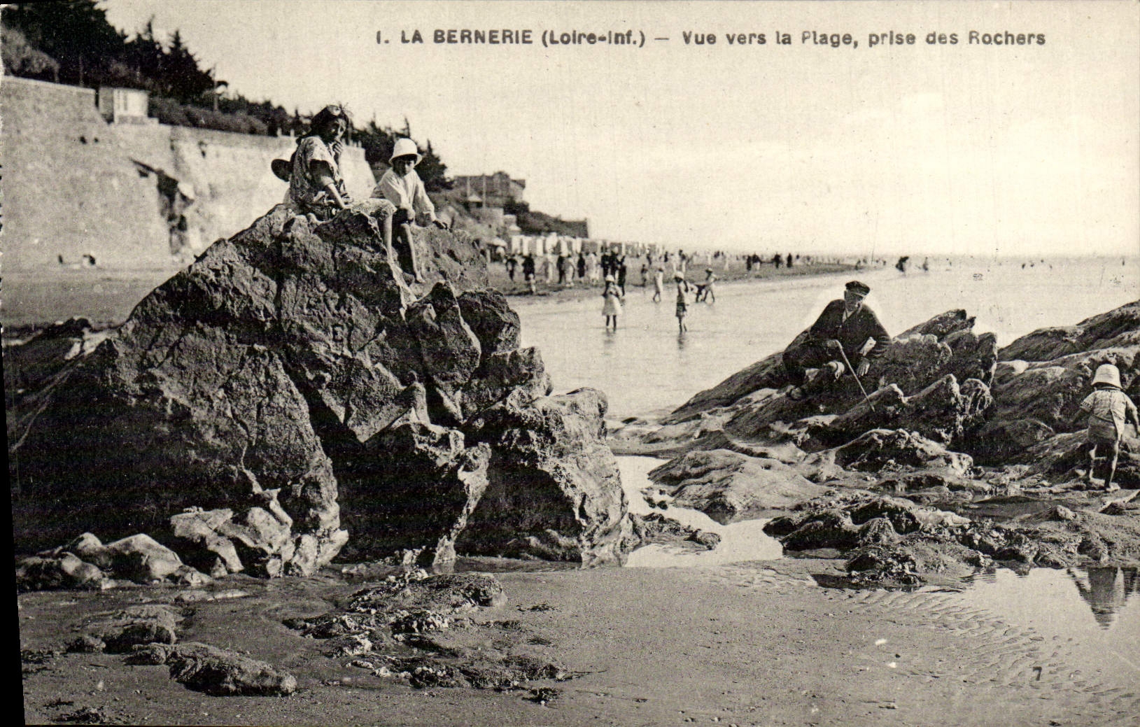 VINTAGE POSTCARD Bernerie Seen Towards the Beach Taken Of the Rocks
