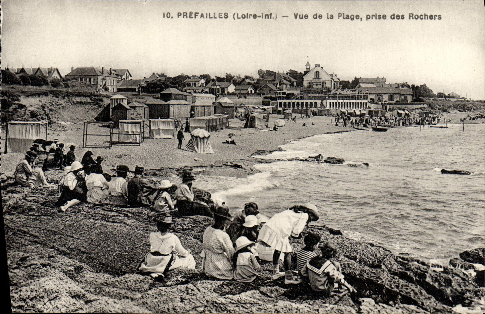 POSTAL Prefailles de la VENDIMIA visto de la playa tomada de las rocas