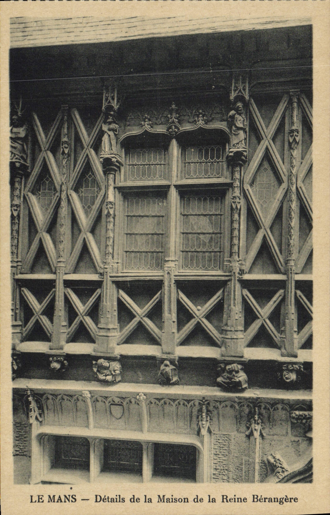 VINTAGE POSTCARD Mans Details Of the House Of the Berangere Queen