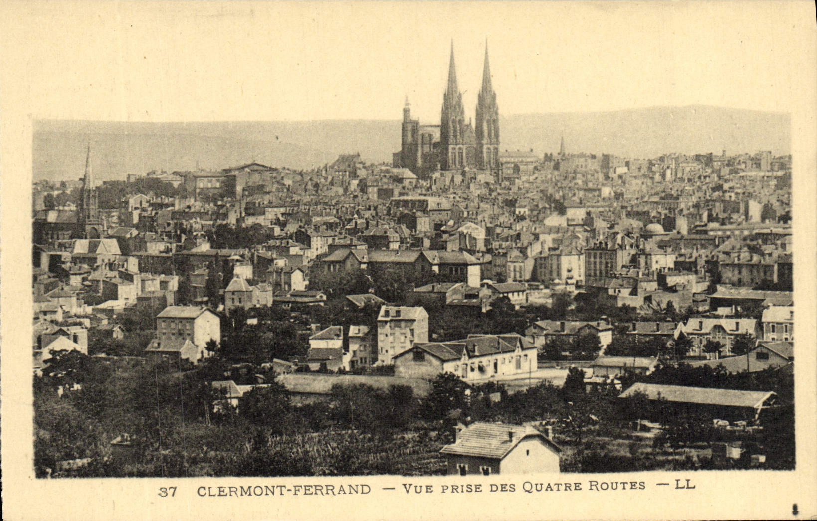 POSTAL Clermont-Ferrand de la VENDIMIA vista de los cuatro caminos